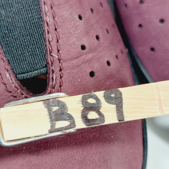 Clarks Collection Women Burgundy Suede Nubuck Slip On Suede Loafers B89 - Picture 11 of 11